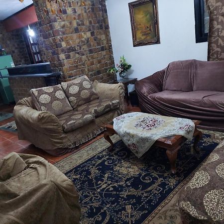 Al Moayad Apartment Near To Genina Mall, Abbas Al Akkad カイロ エクステリア 写真